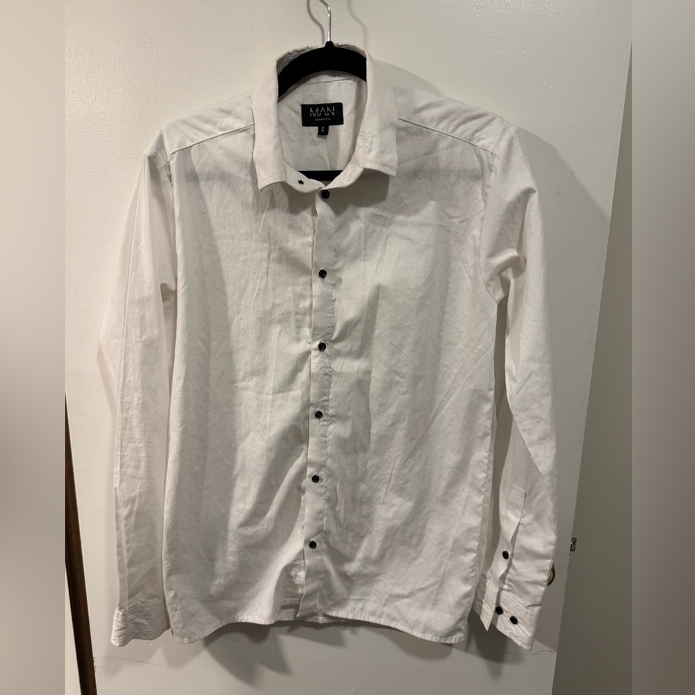 Boohoo MAN - Men’s White Button Down Long Sleeve Shirt Size Small Black Buttons